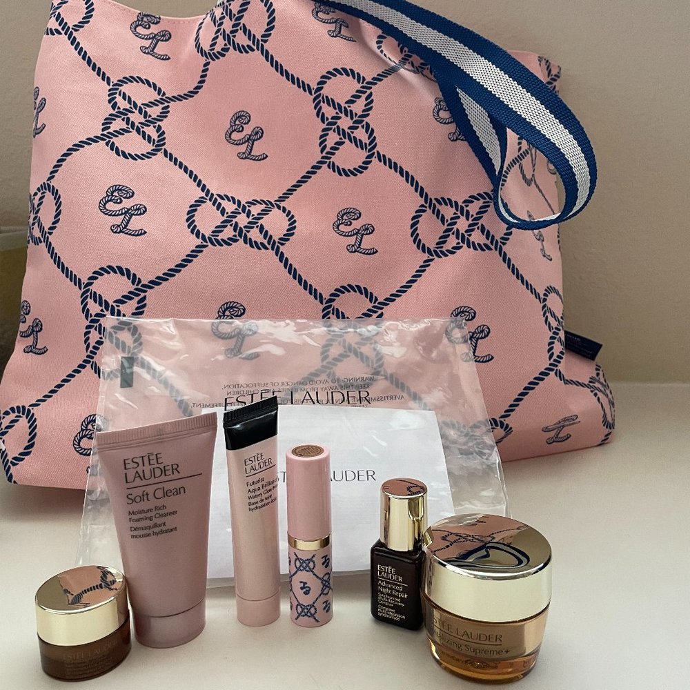 New Estee Lauder Skincare Samples w/ Gift Bag